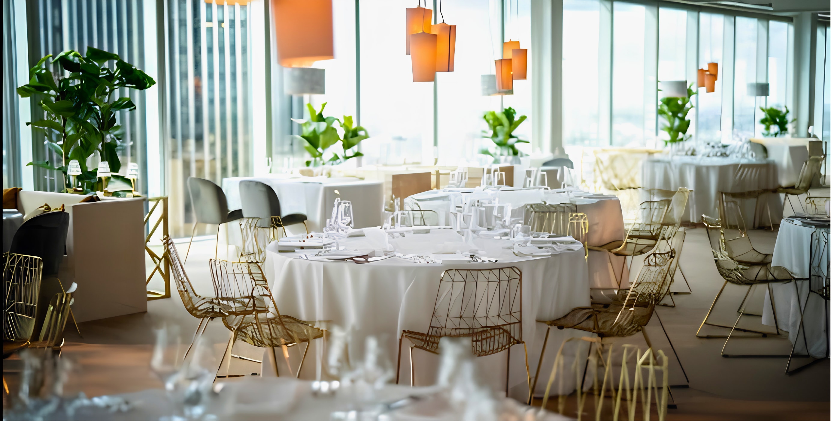 Elegant candlelit dining table at a luxury event